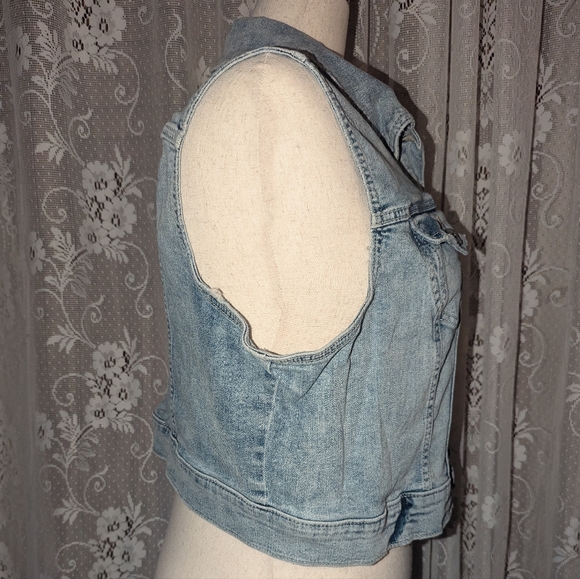 Torrid Light Denim Vest 2x/18-20 - Picture 2 of 16